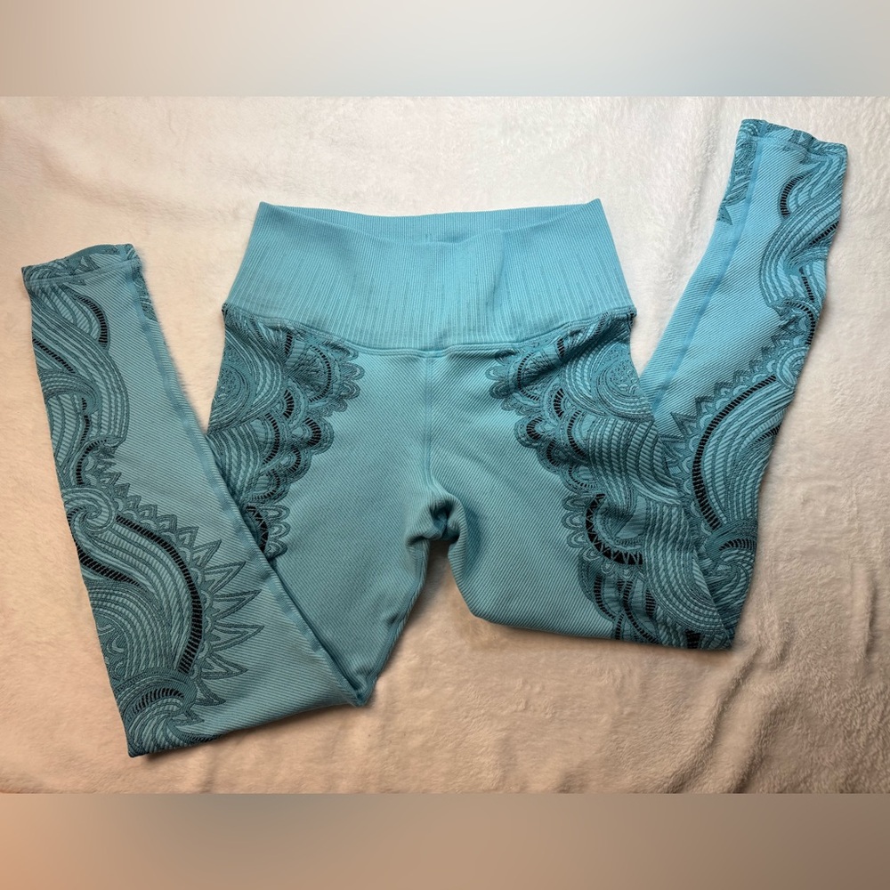Avocado embroidered leggings in aqua.